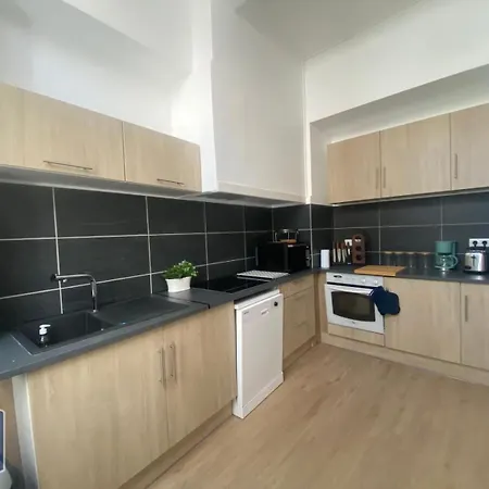 Grand Hyper Centre 5 10 Personnes *