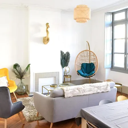 Grand Hyper Centre 5 10 Personnes * Castres (Tarn)