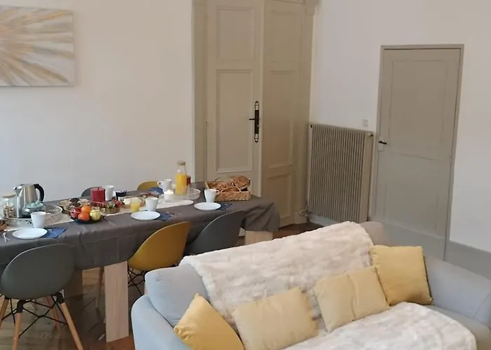 Grand Hyper Centre 5 10 Personnes * 卡斯特尔